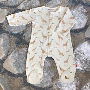 Magnetic Me Giraffe Modal Footsie 3-6 Months
